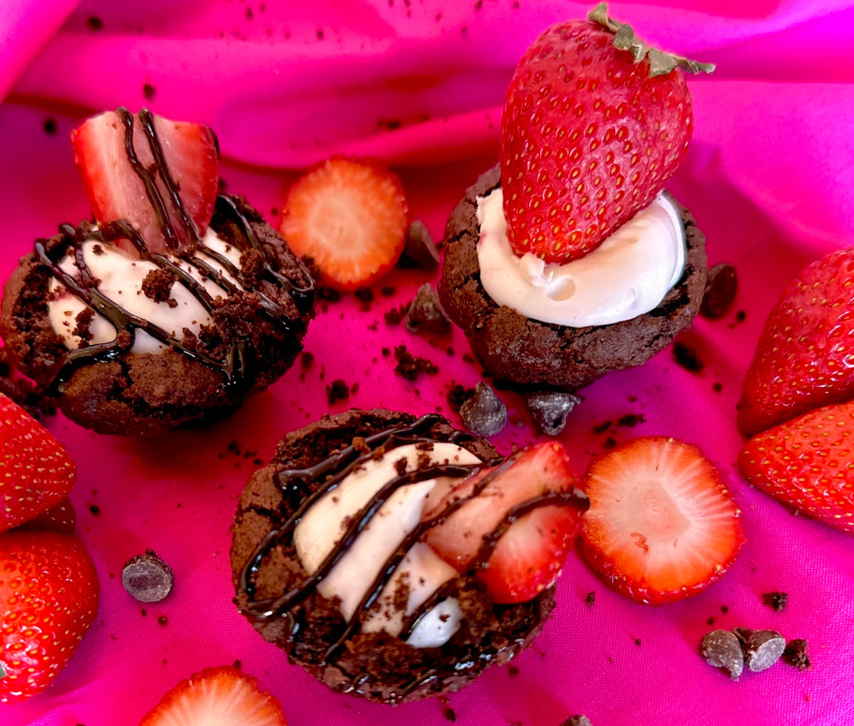 Chocolate Covered Strawberry Cookie Cups